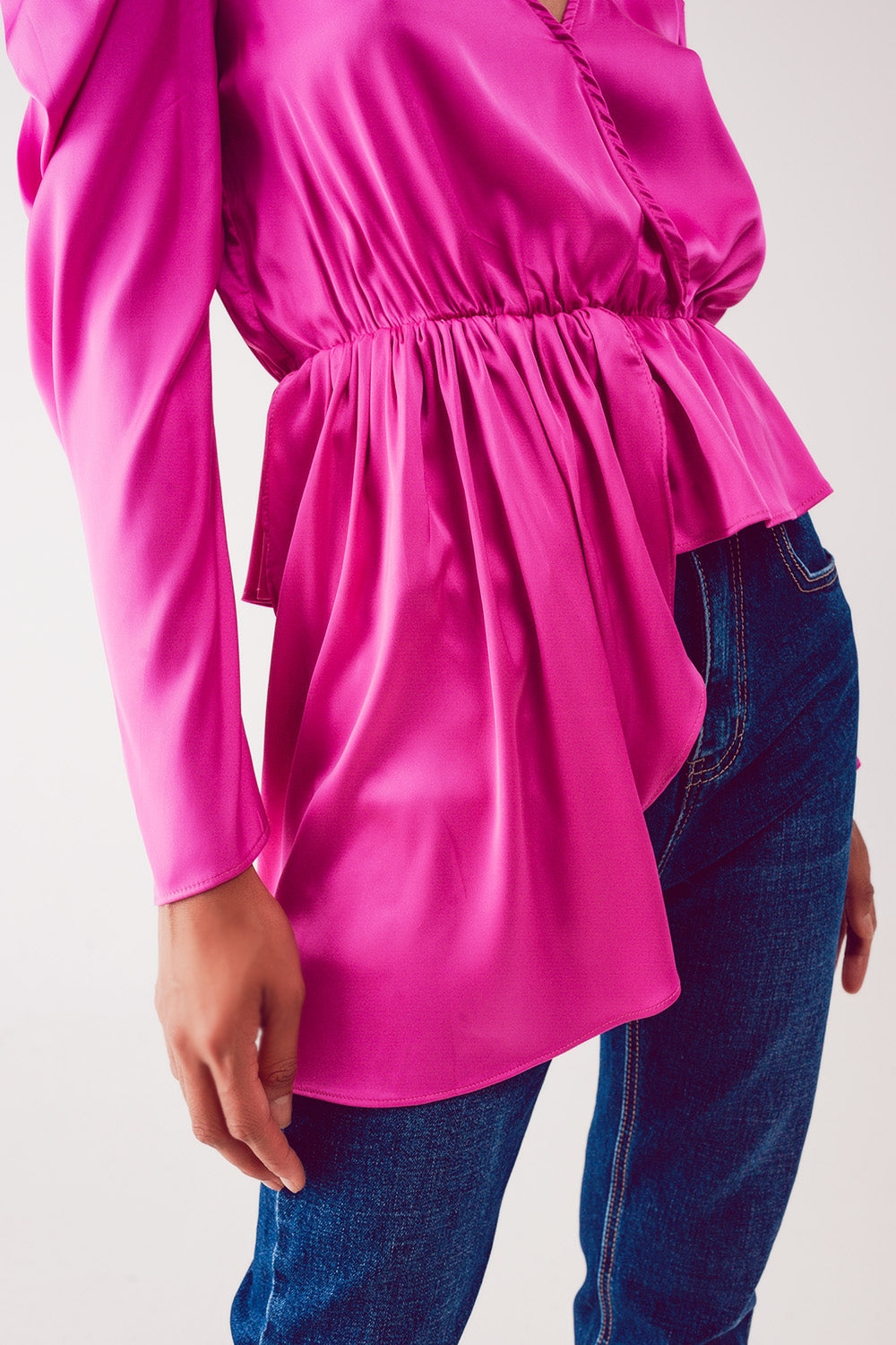 Asymmetric puff sleeve blouse in fuchsia Q2store