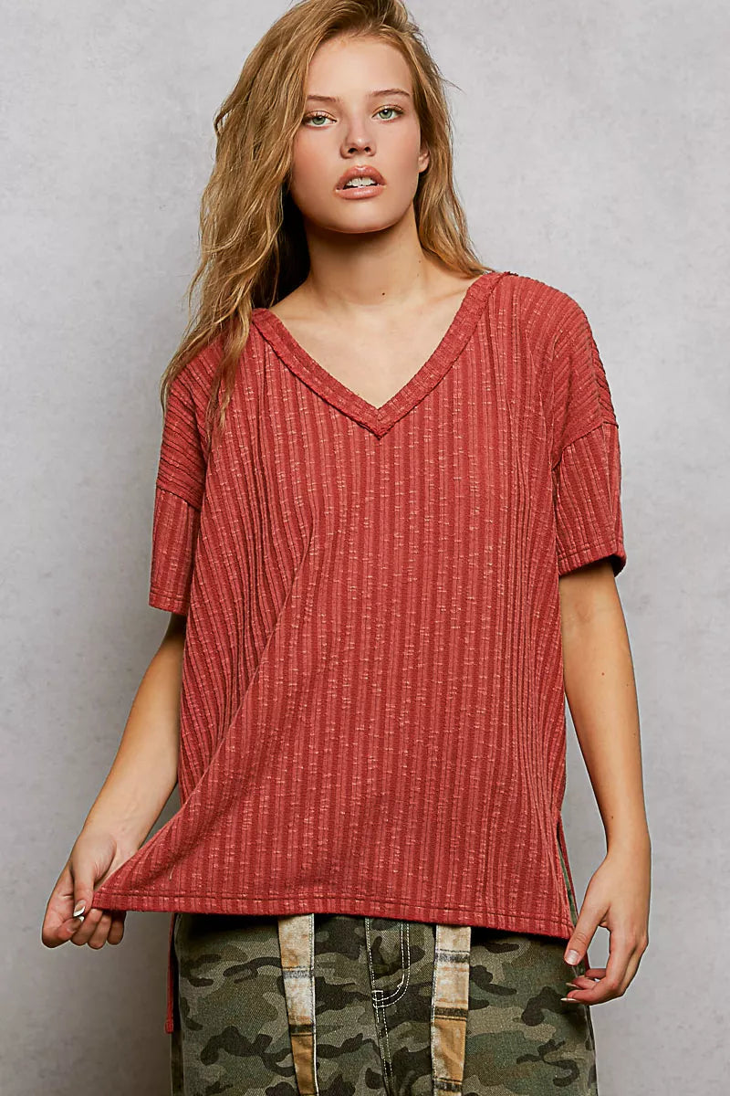 POL Ribbed Knit V-Neck Short Sleeve T-Shirt with Side Slit Montret