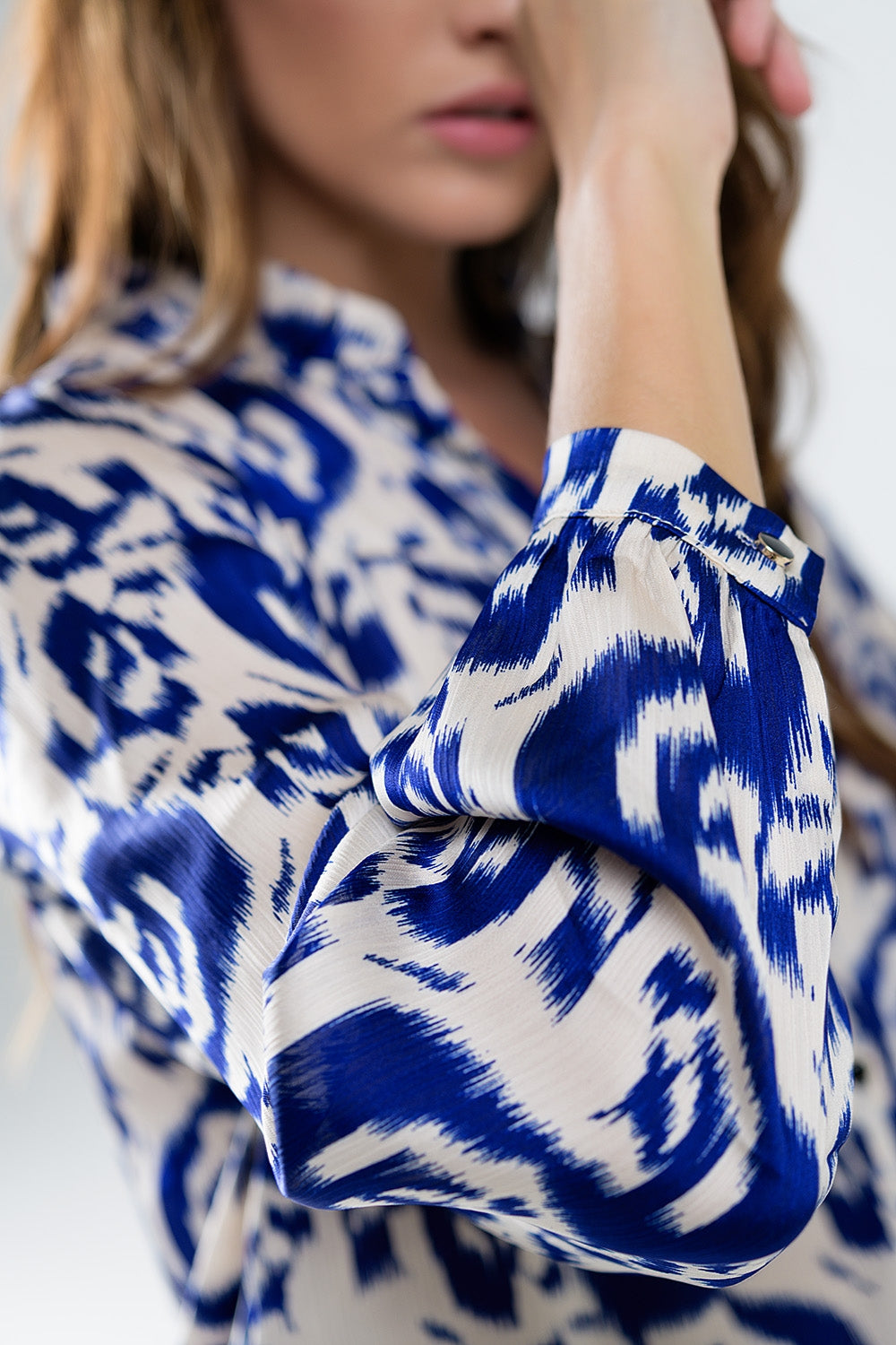 Balloon Sleeve Abstract Print Blouse in Navy and White Q2store