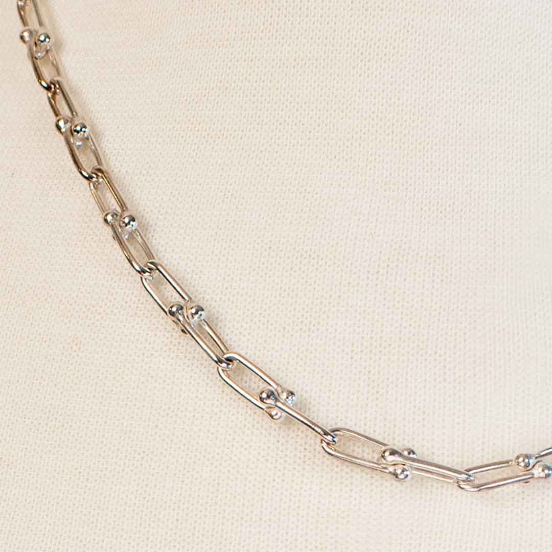 Bellamy - Horseshoe Link Equestrian Necklace in Silver Urban-Equestrian