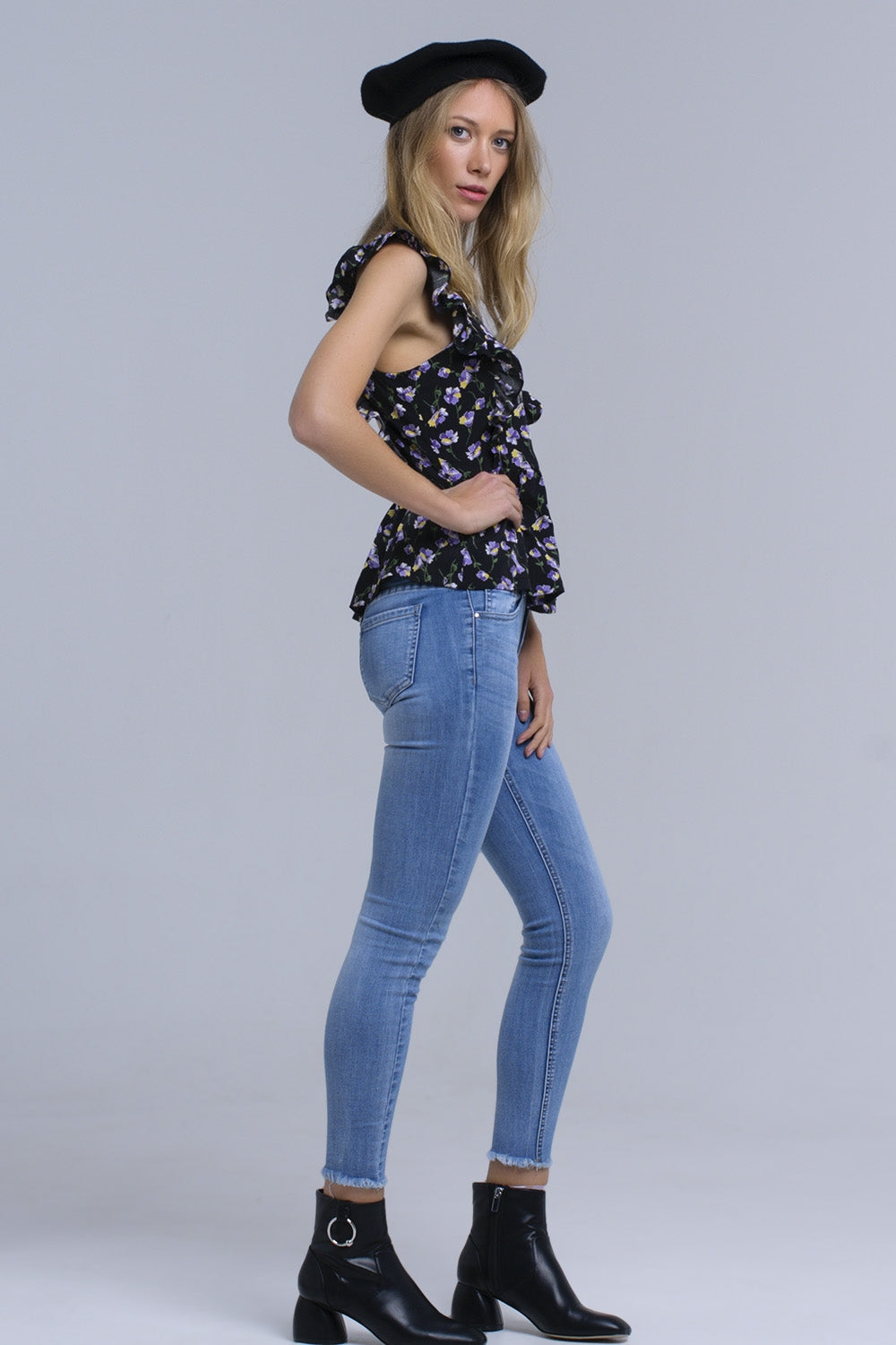 Black crossed back shirt with ruffles Q2store
