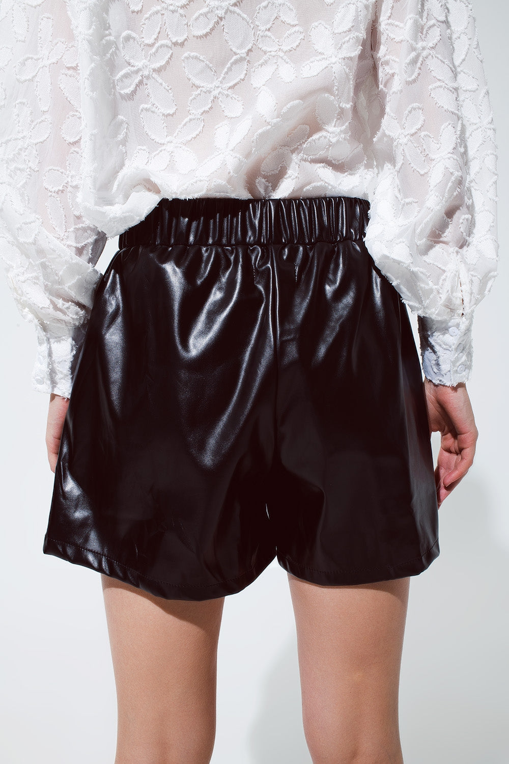 Black faux leather shorts Q2store