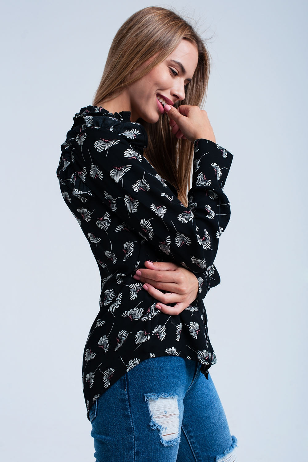 Black floral printed shirt Q2store
