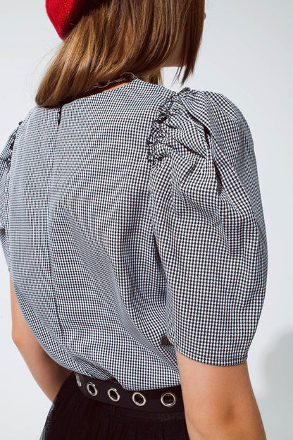 Black pique top with short sleeve Q2store