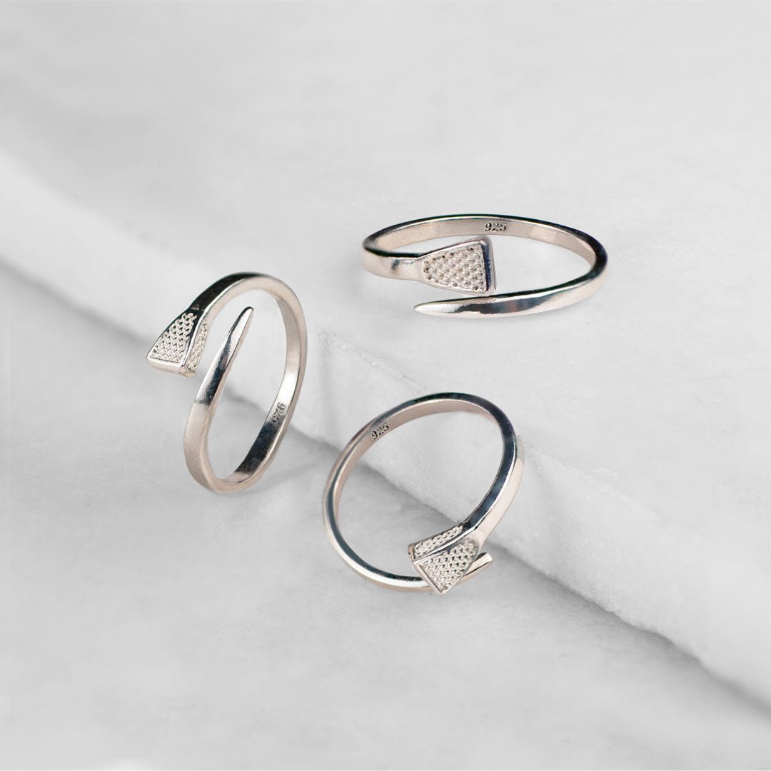Blacksmith - Horseshoe Nail Wrap Around Equestrian Ring in Silver Urban-Equestrian