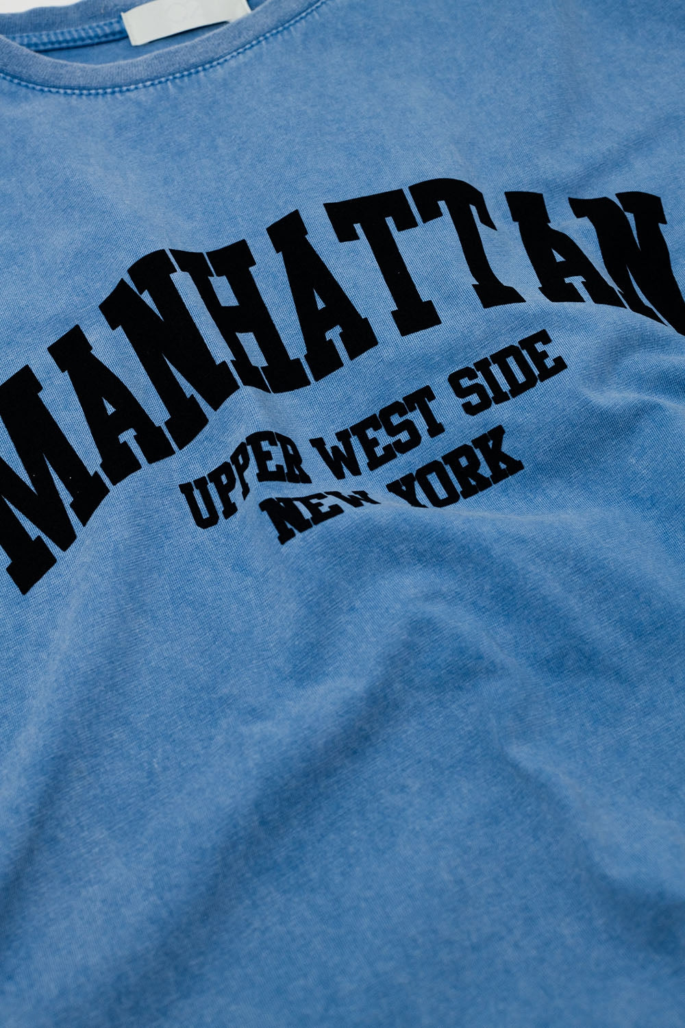 Blue relaxed T-shirt with manhattan text Q2store