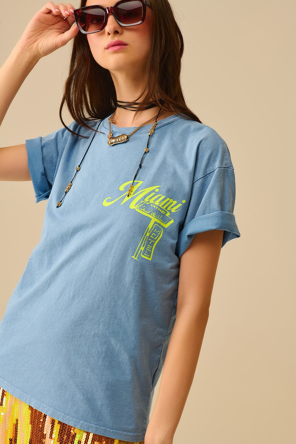 blue T-shirt with Miami logo print in yellow Q2store