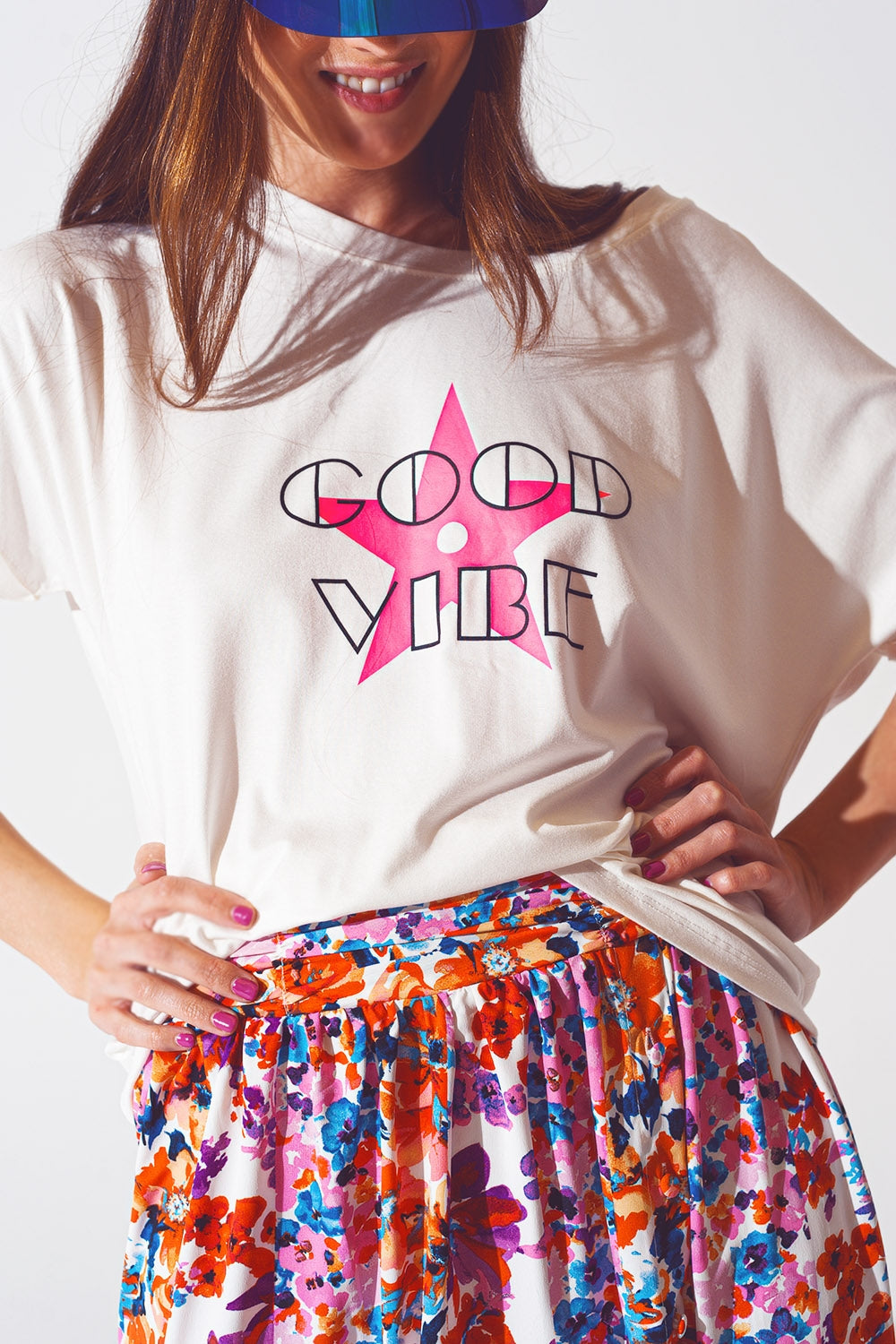 Boat Neack T-shirt With Good Vibe Text in White and Pink Q2store
