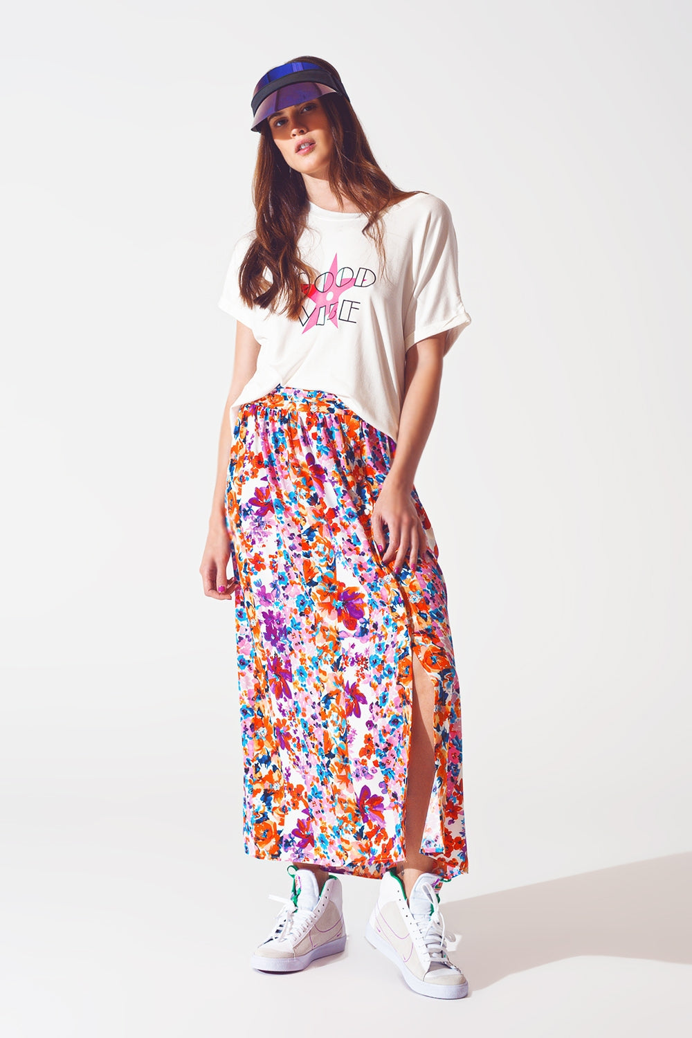 Boat Neack T-shirt With Good Vibe Text in White and Pink Q2store