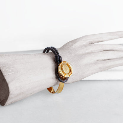 Bosal - Leather laced Horseshoe Bracelet in Black and Gold Urban-Equestrian