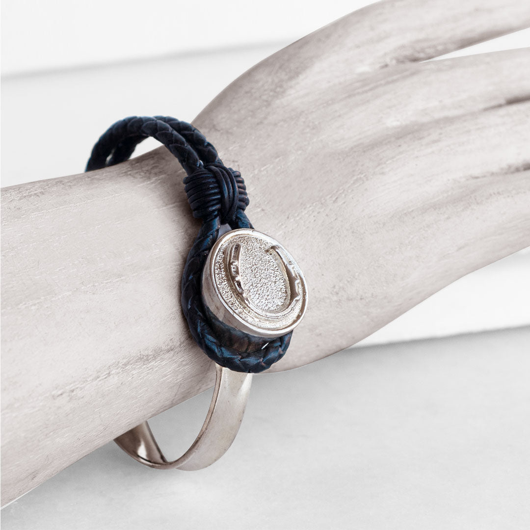 Bosal - Leather laced Horseshoe Bracelet in Black and Silver Urban-Equestrian