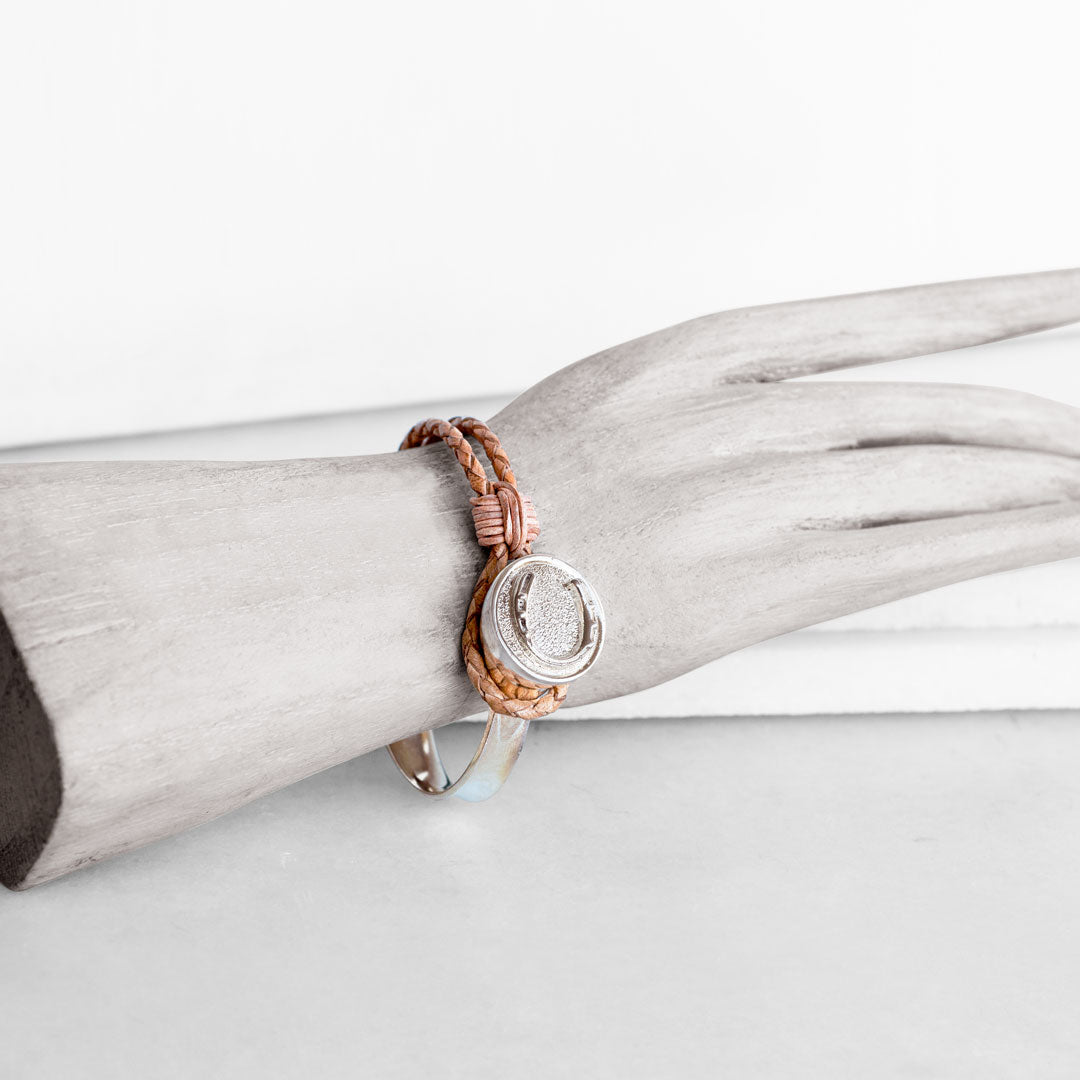 Bosal - Leather laced Horseshoe Bracelet in Natural and Silver Urban-Equestrian