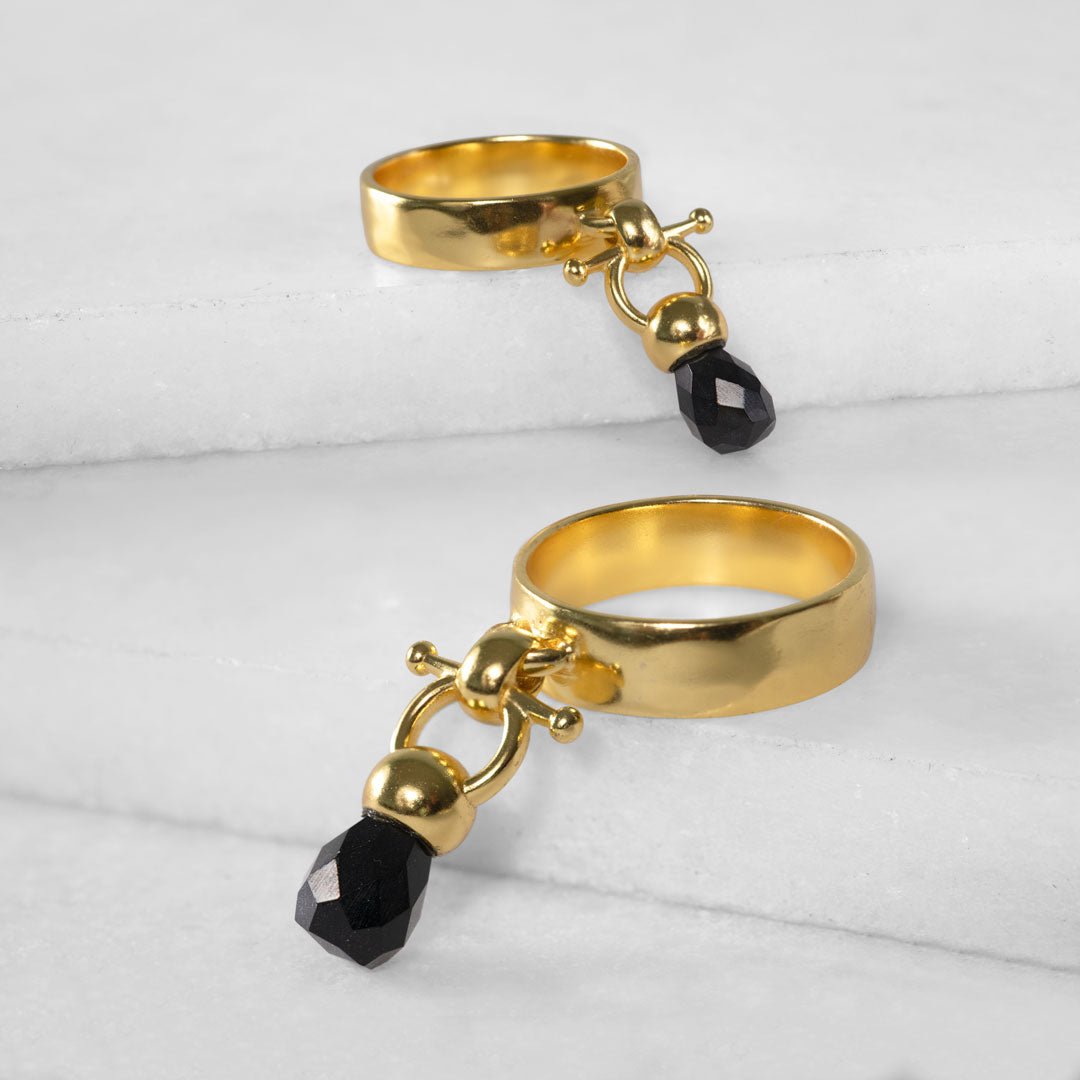 Brio - Black Onyx Horse Bit Equestrian Ring in Gold Urban-Equestrian