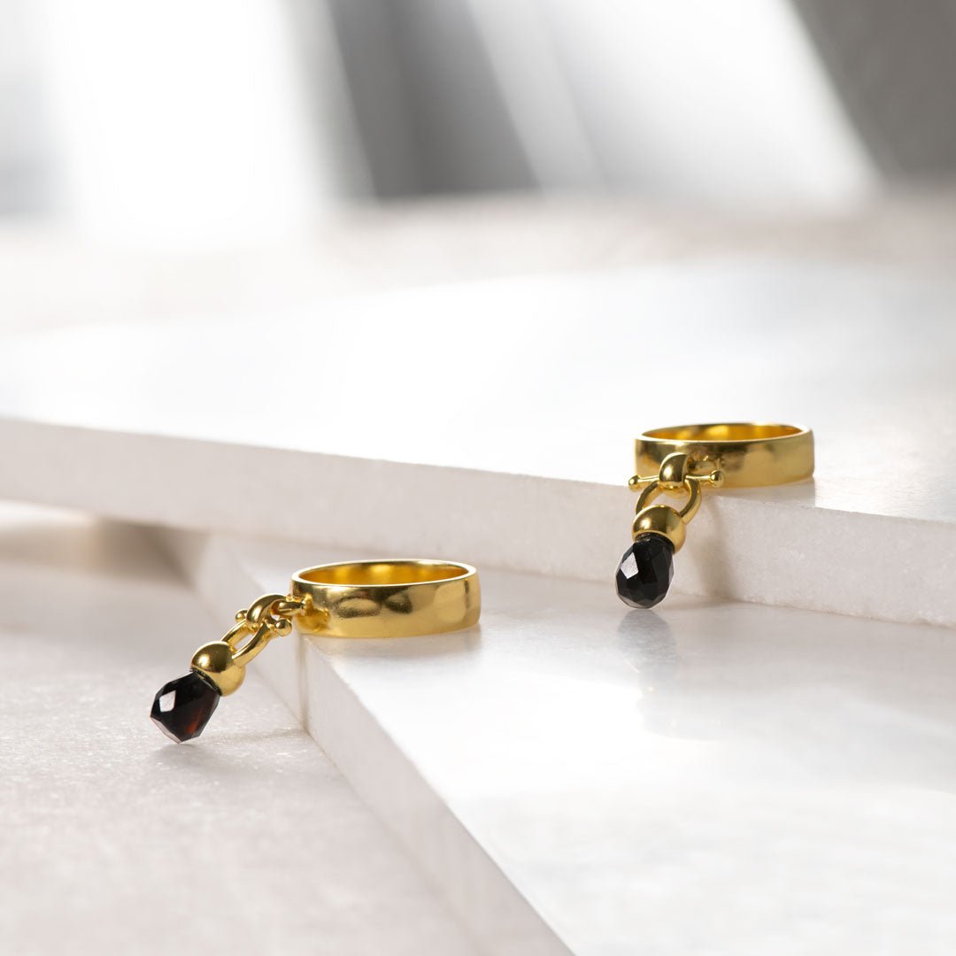 Brio - Black Onyx Horse Bit Equestrian Ring in Gold Urban-Equestrian