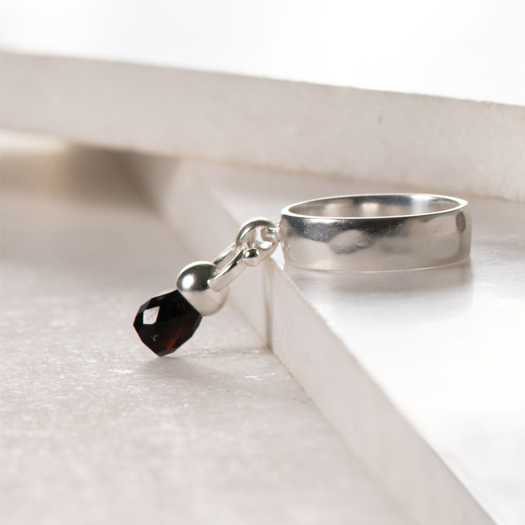 Brio - Black Onyx Horse Bit Equestrian Ring in Silver Urban-Equestrian