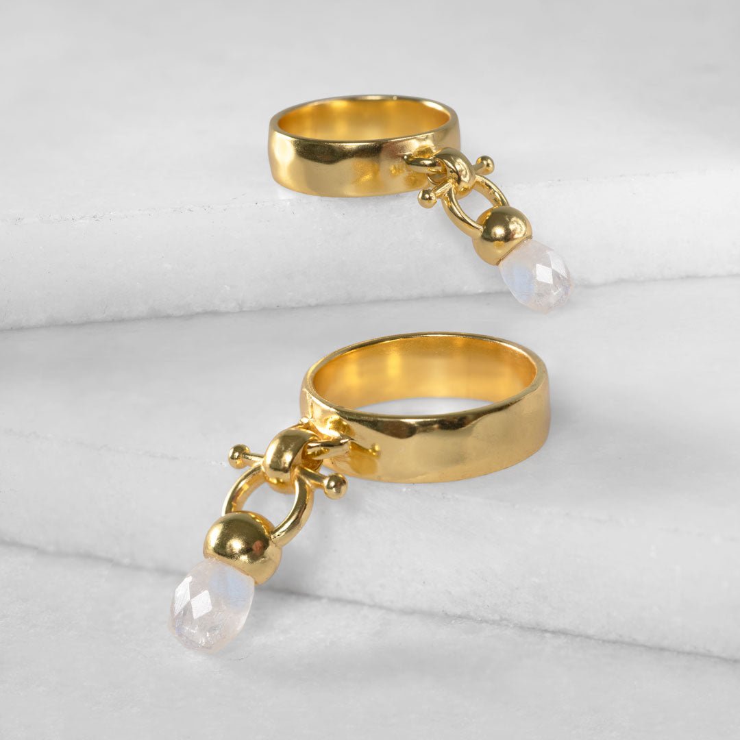 Brio - Moonstone Horse Bit Equestrian Ring in Gold Urban-Equestrian