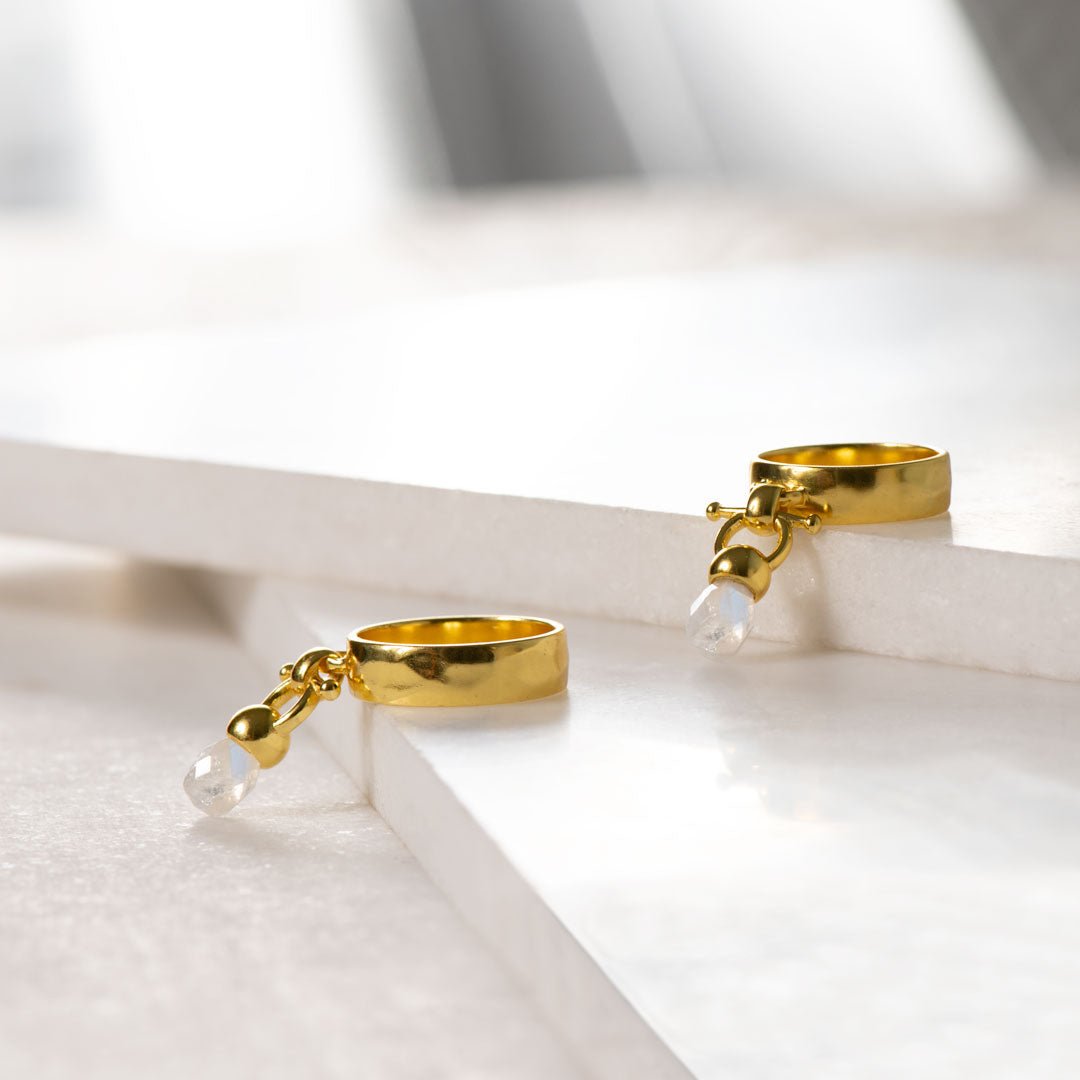 Brio - Moonstone Horse Bit Equestrian Ring in Gold Urban-Equestrian