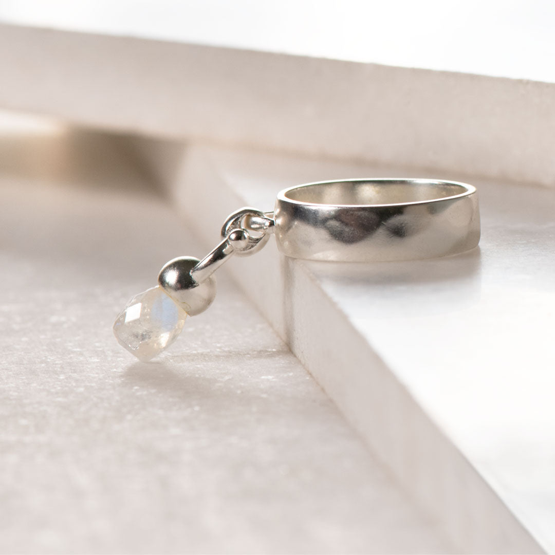 Brio - Moonstone Horse Bit Equestrian Ring in Silver Urban-Equestrian