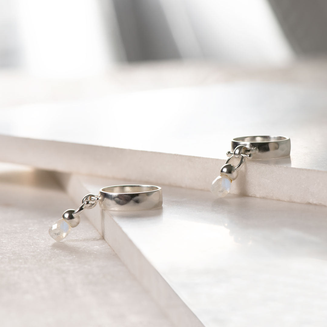 Brio - Moonstone Horse Bit Equestrian Ring in Silver Urban-Equestrian
