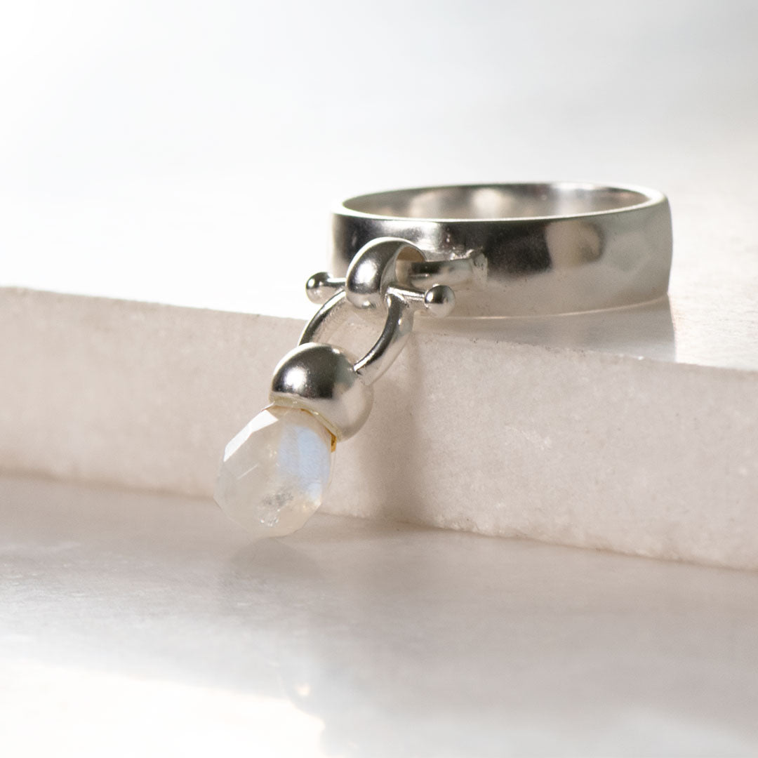 Brio - Moonstone Horse Bit Equestrian Ring in Silver Urban-Equestrian