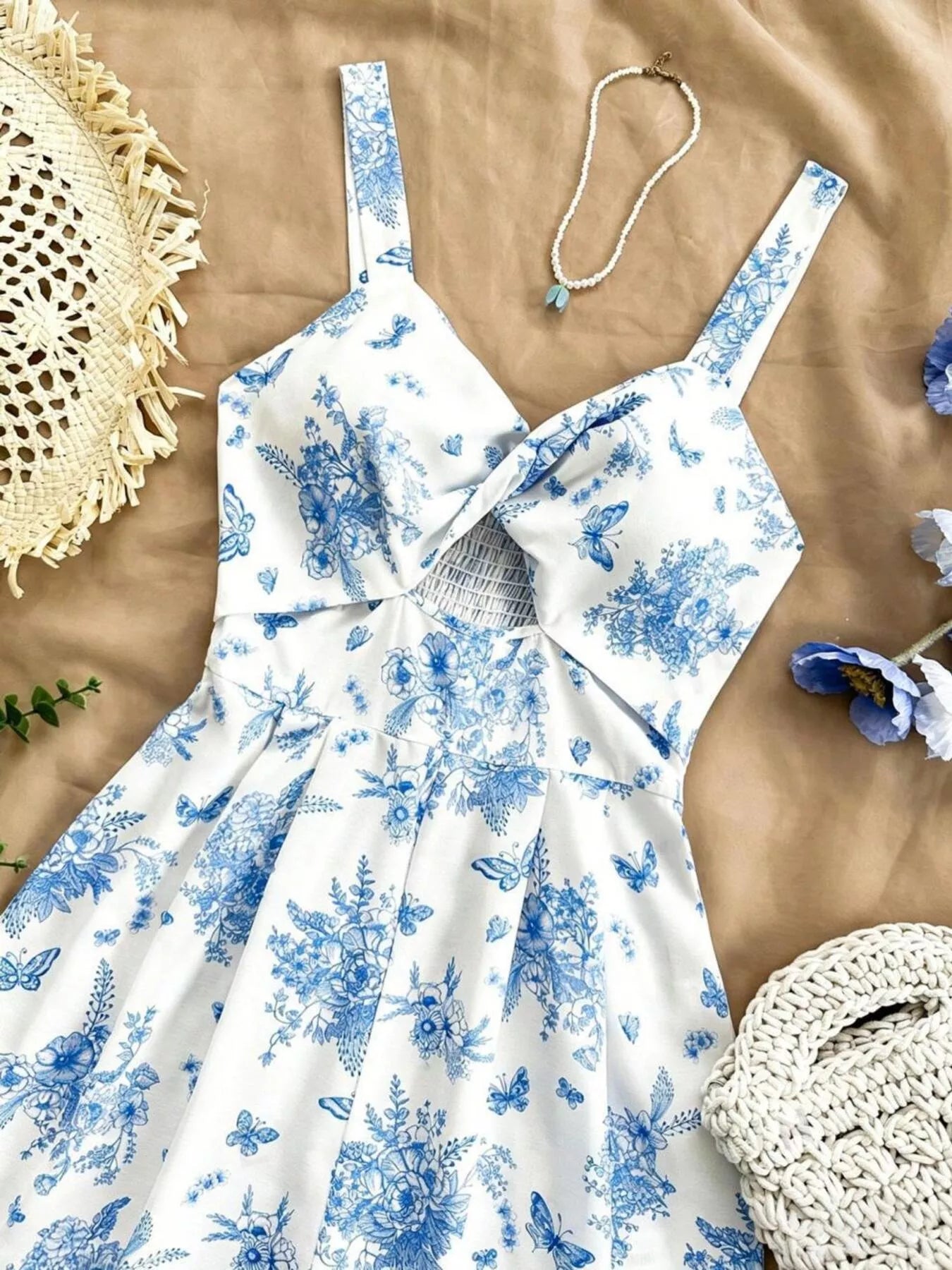 Floral Print Twist Front Cutout Romper New Era Fashion LLc