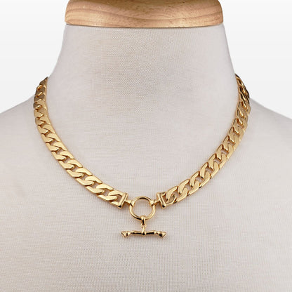 Cadence - Equestrian Curb Chain T-Bar Necklace in Gold Urban-Equestrian