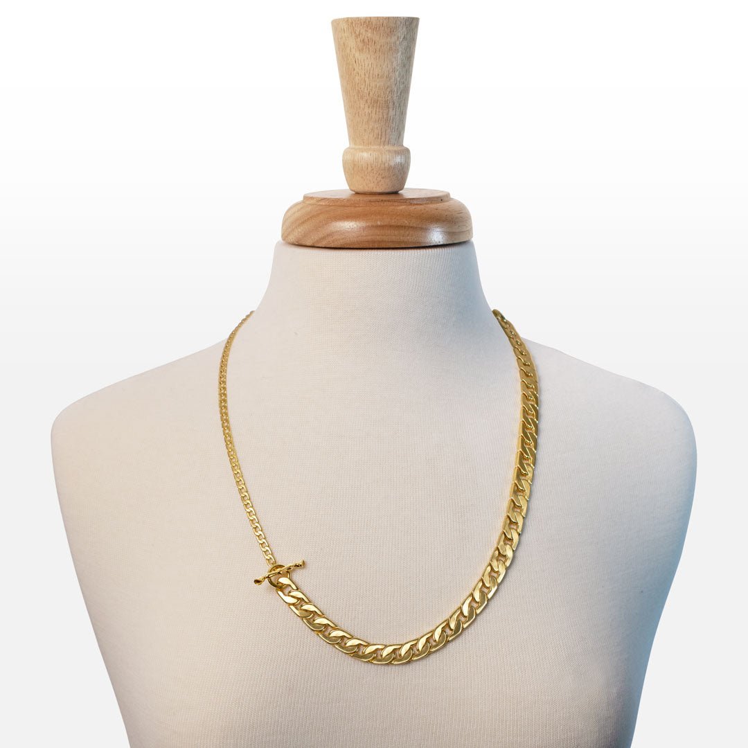 Cadence - Equestrian Curb Chain T-Bar Necklace in Gold Urban-Equestrian