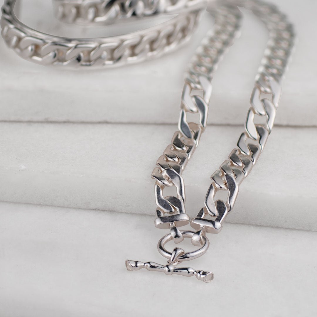 Cadence - Equestrian Curb Chain T-Bar Necklace in Silver Urban-Equestrian