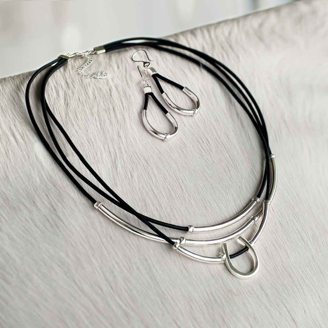 Calista - Equestrian Horseshoe Necklace on Black Leather Urban-Equestrian