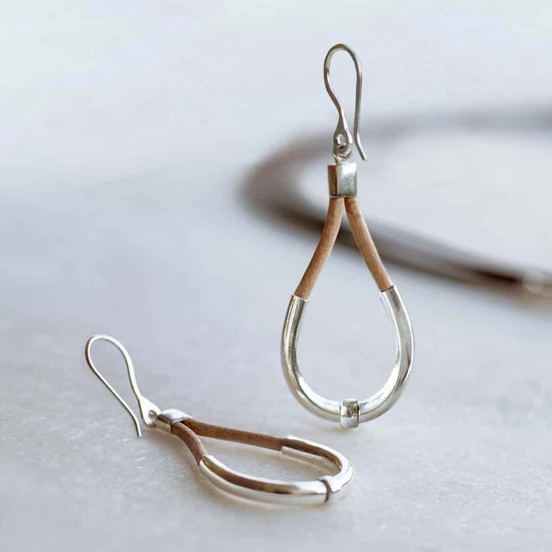 Calista - Equestrian Horseshoe Necklace on Natural Leather Urban-Equestrian