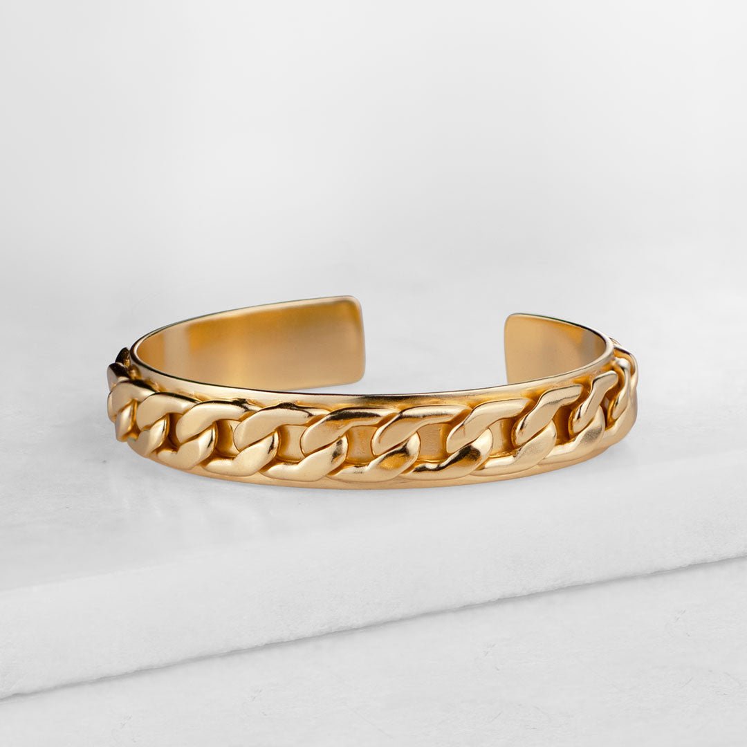 Cadence Equestrian Bracelet - Wide Gold Curb Chain Cuff Urban-Equestrian