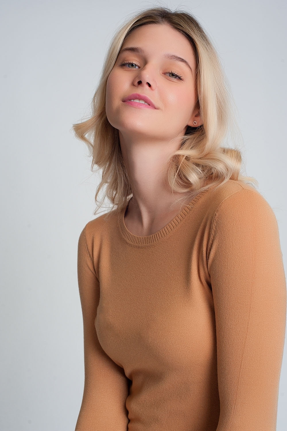 Camel plain crew neck knit jumper Q2store