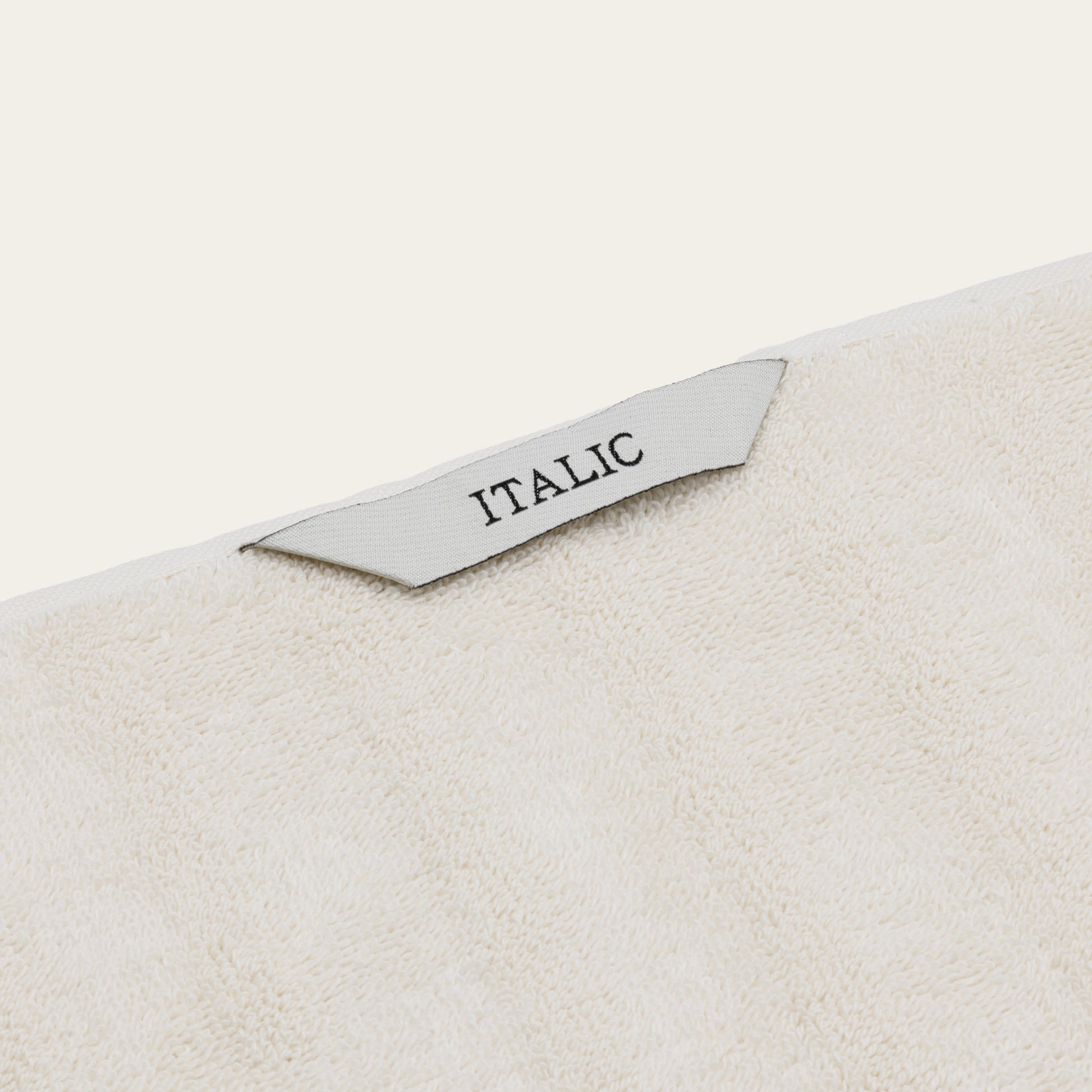 Capri Towels Italic
