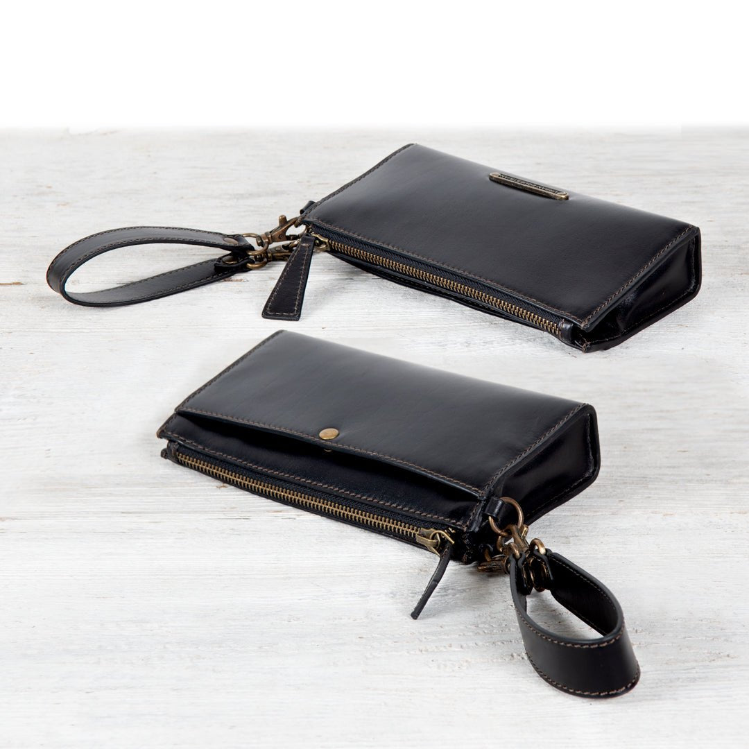 Caravel Wristlet Clutch - Luxury Leather Handbag in Black Urban-Equestrian