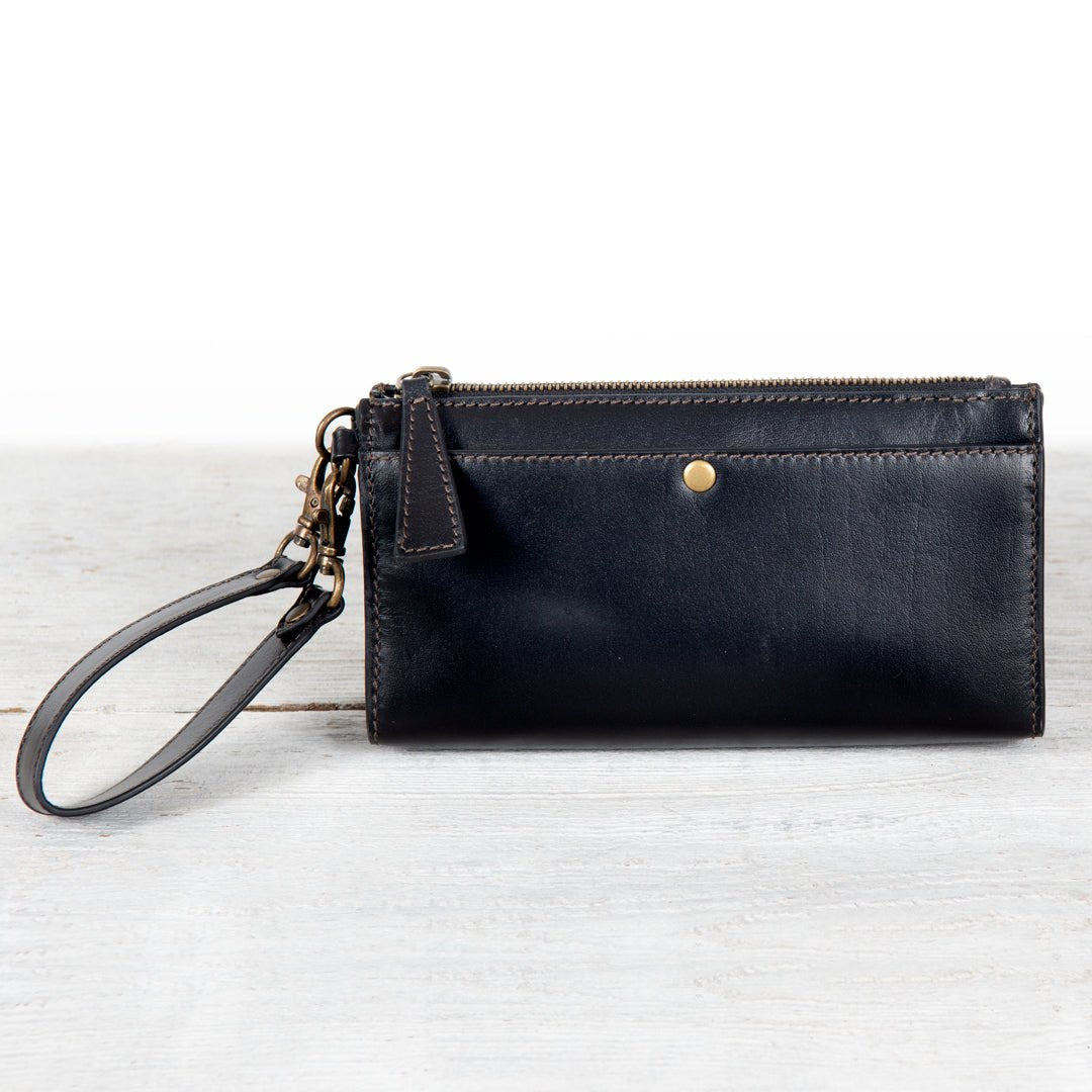 Caravel Wristlet Clutch - Luxury Leather Handbag in Black Urban-Equestrian