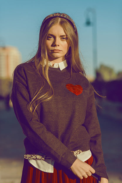 carbon grey sweater with red heart detail Q2store