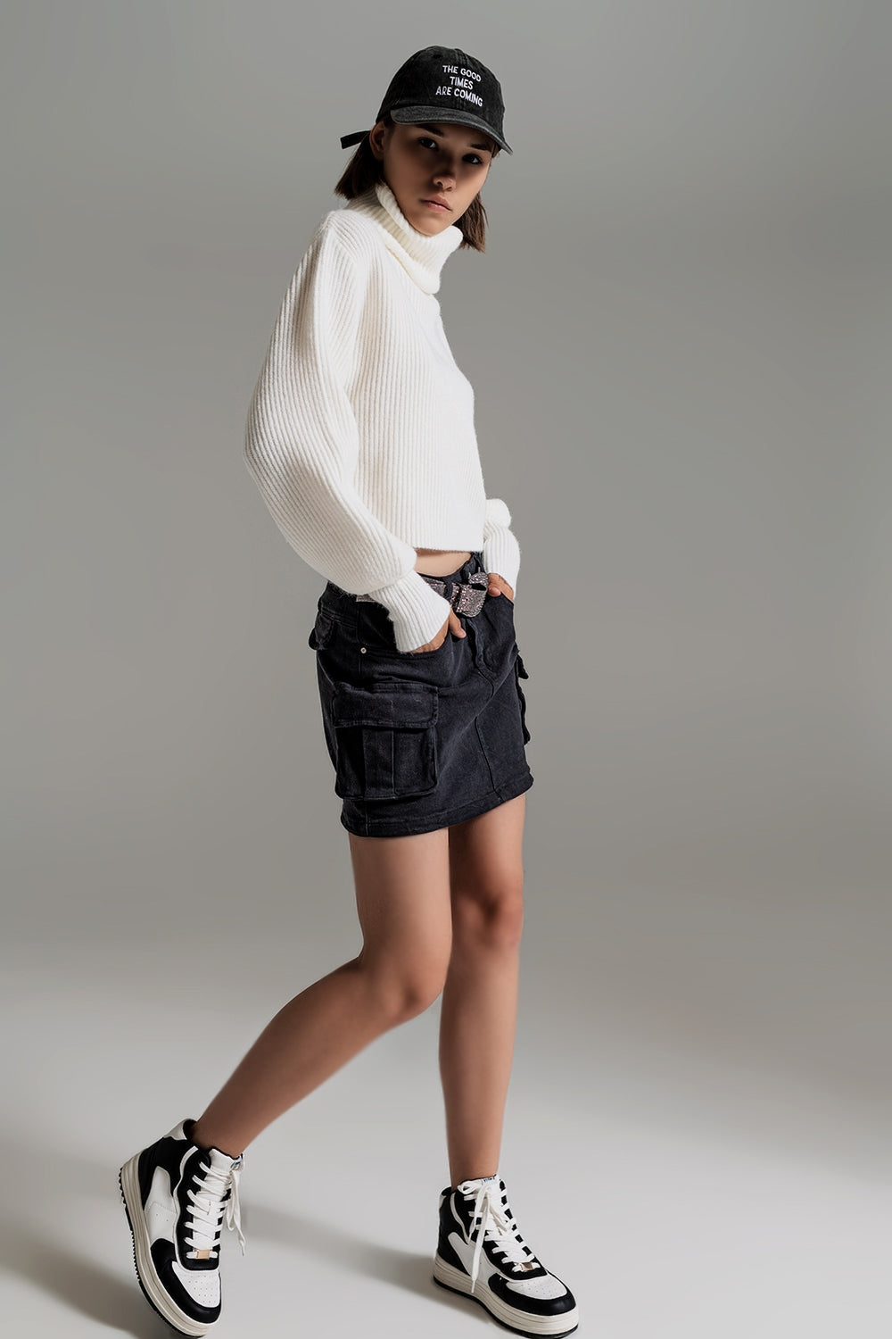 Cargo Mini Skirt in black Q2store