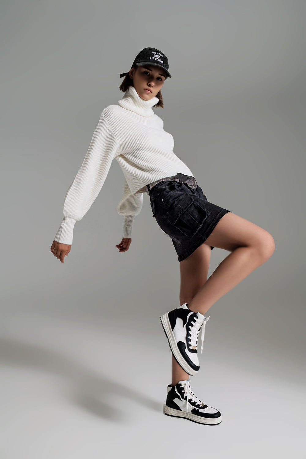 Cargo Mini Skirt in black Q2store