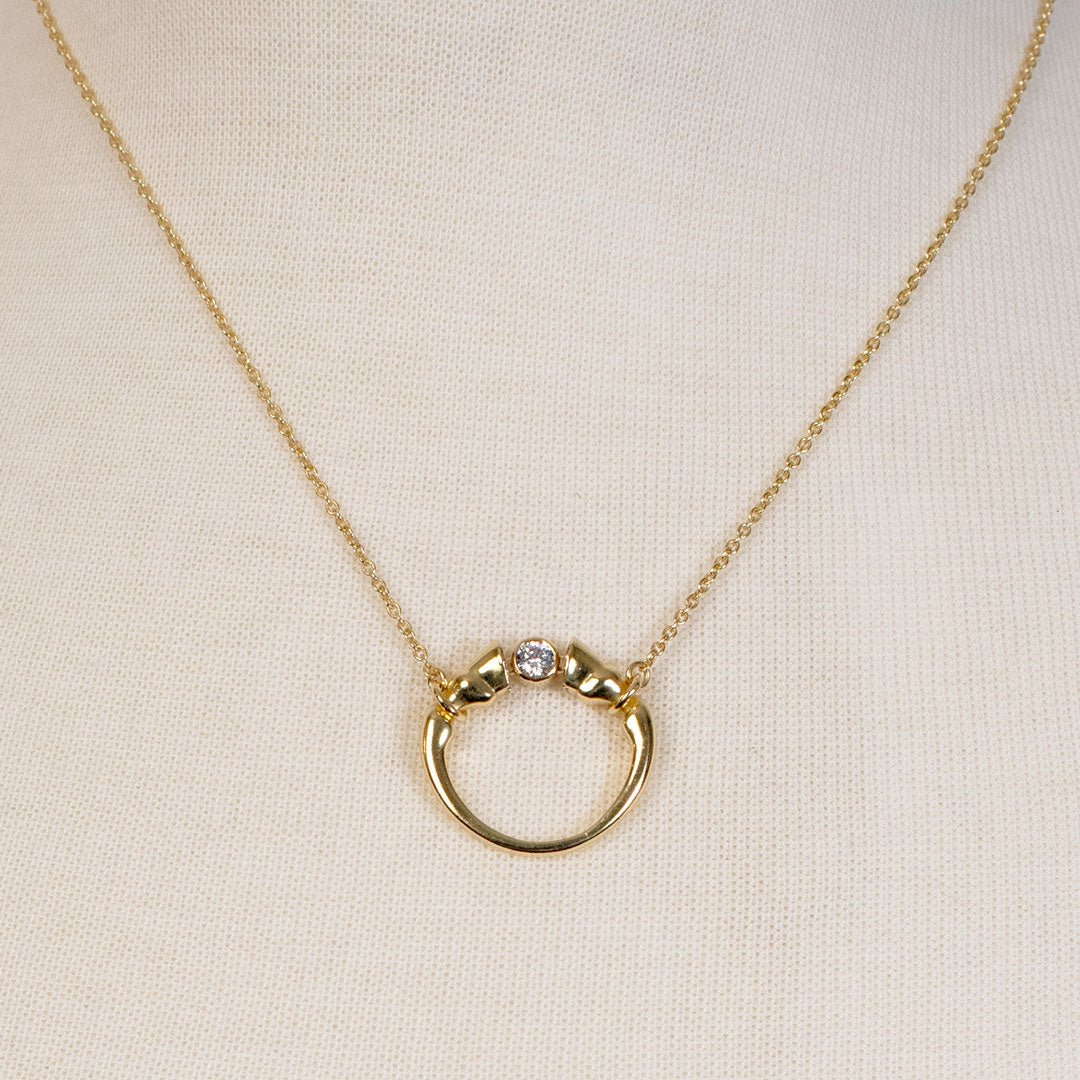 Cavallo - Moissanite Horses Hoof Necklace in Gold Urban-Equestrian