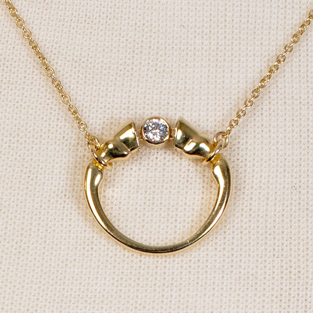 Cavallo - Moissanite Horses Hoof Necklace in Gold Urban-Equestrian