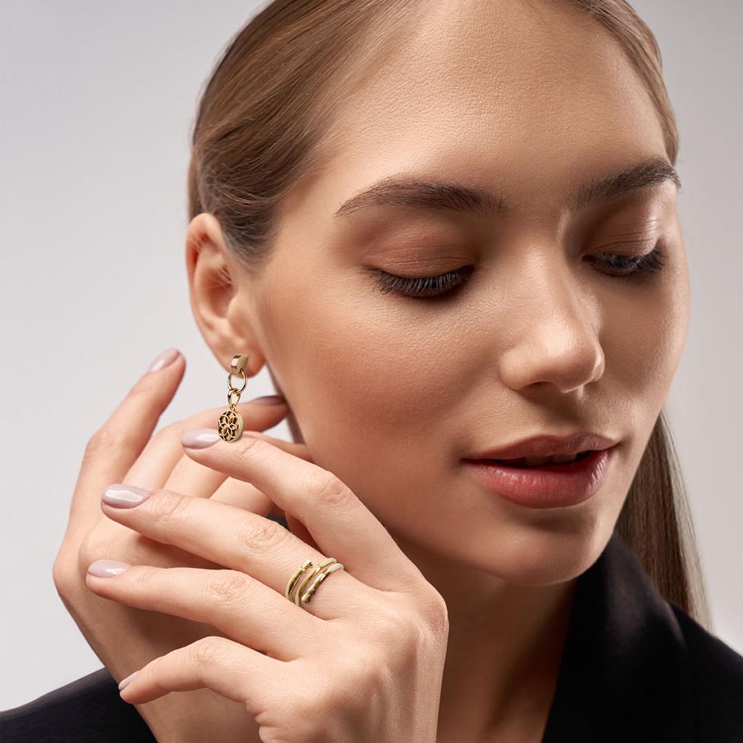 Cavallo - Spiral Horse Hoof Equestrian Ring in Gold Urban-Equestrian