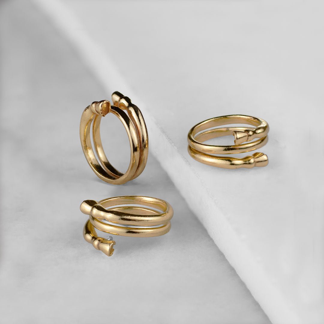 Cavallo - Spiral Horse Hoof Equestrian Ring in Gold Urban-Equestrian
