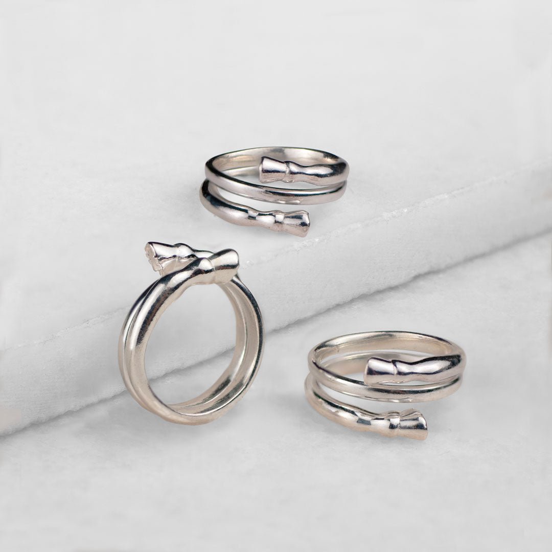 Cavallo - Spiral Horse Hoof Equestrian Ring in silver Urban-Equestrian