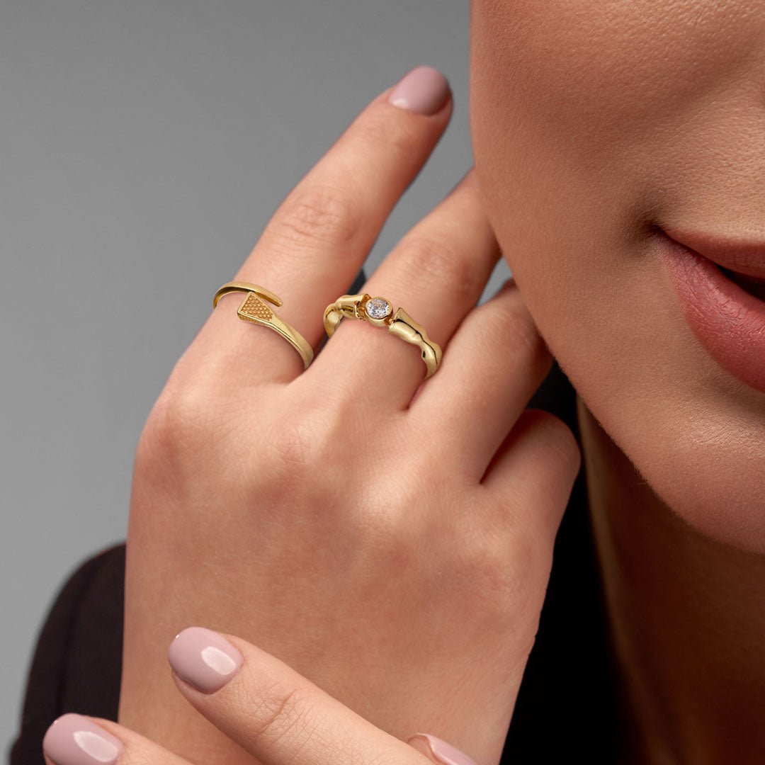 Cavallo - Horse Hooves Equestrian Ring with Moissanite in Gold Urban-Equestrian