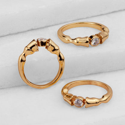 Cavallo - Horse Hooves Equestrian Ring with Moissanite in Gold Urban-Equestrian