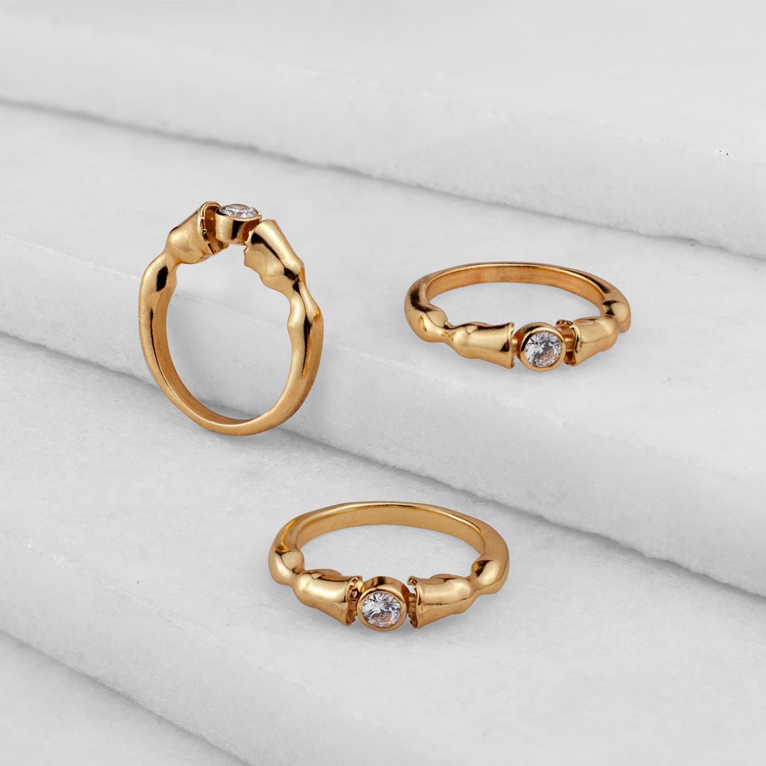 Cavallo - Horse Hooves Equestrian Ring with Moissanite in Gold Urban-Equestrian