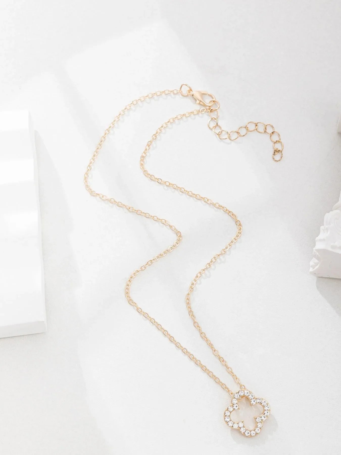 LuckyBloom Necklace Ivory Embers