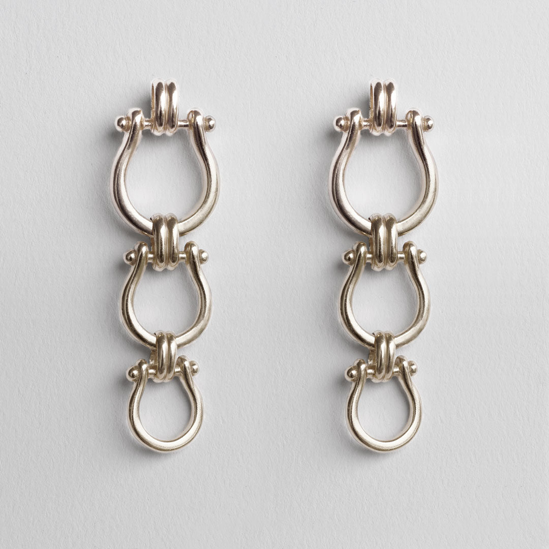 Chapelle - Horseshoe Link Earring in Silver Urban-Equestrian