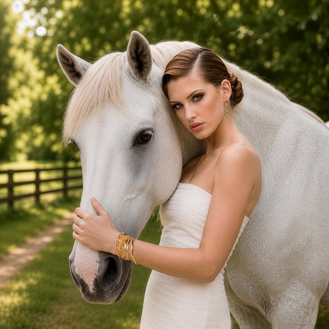 Chapelle - Horseshoe Link Equestrian Bracelet in Gold Urban-Equestrian