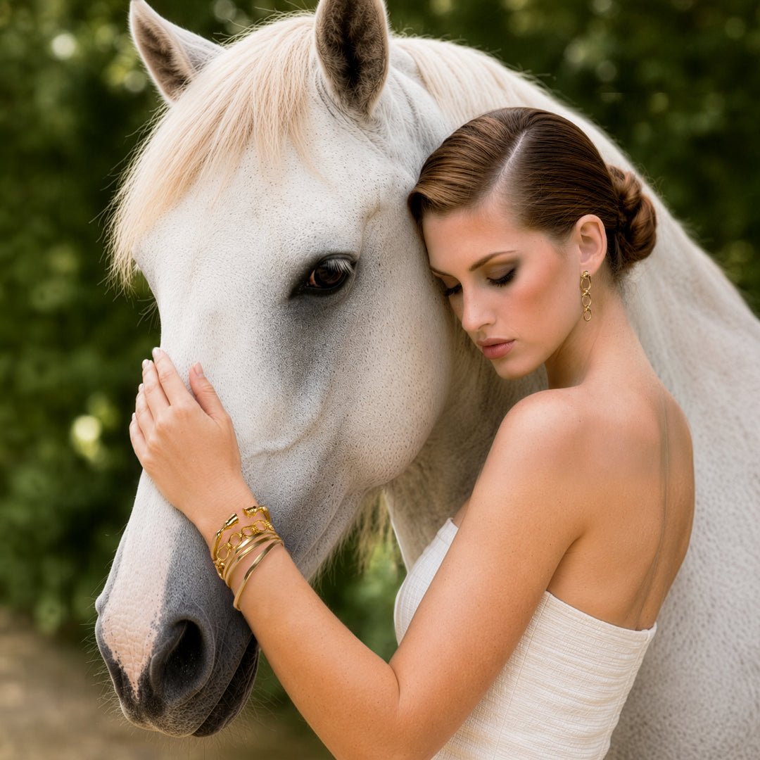 Chapelle - Horseshoe Link Equestrian Bracelet in Gold Urban-Equestrian